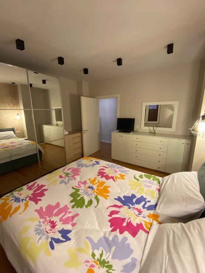 Mel'S Place Тирана Экстерьер фото