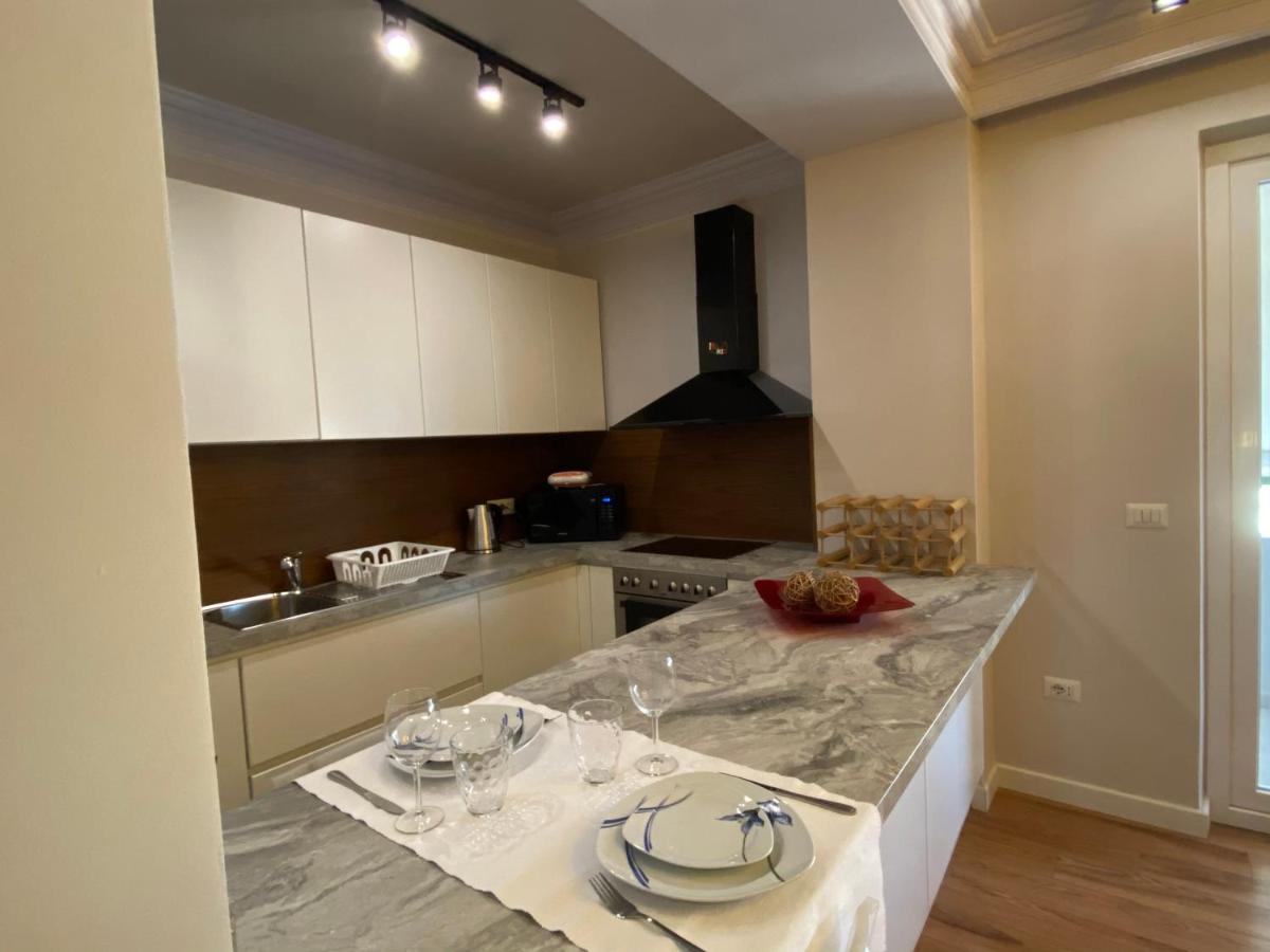 Mel'S Place Тирана Экстерьер фото