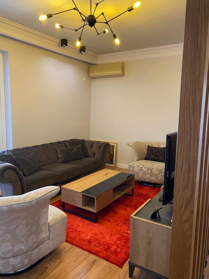 Mel'S Place Тирана Экстерьер фото